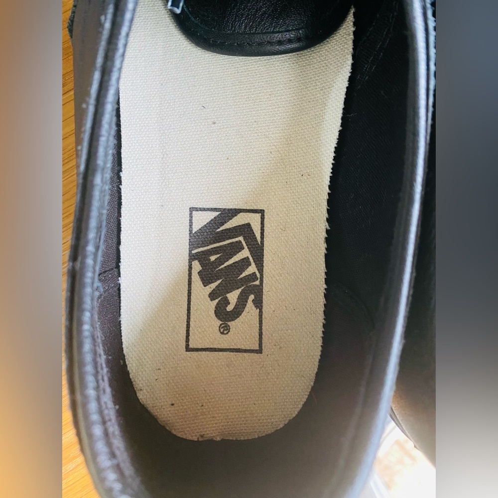 VANS - Authentic - Unisex faux leather shoe in US size 12 // good condition// - Picture 6 of 7